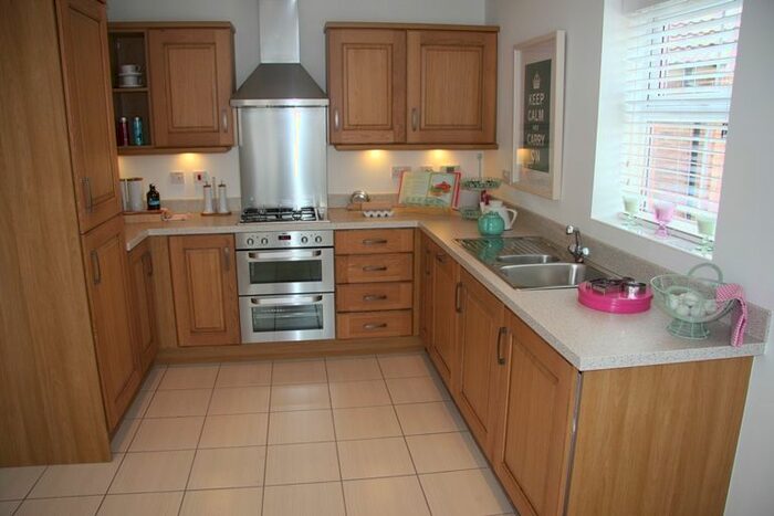 3 Bedroom Semi-Detached House To Rent In Amport Lane, Kingsway, Quedgeley, GL2