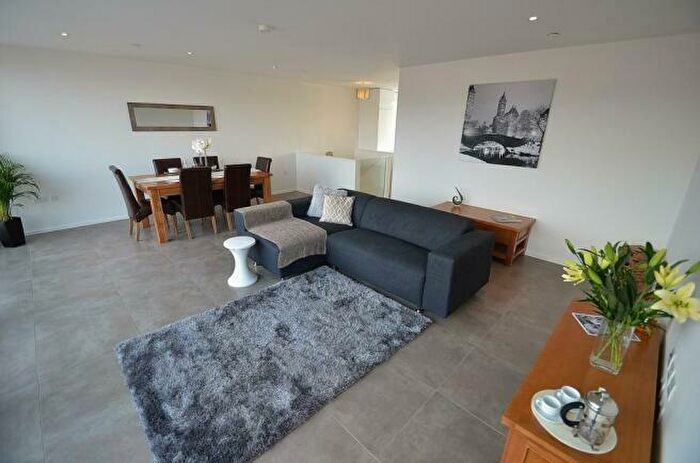 3 Bedroom Penthouse To Rent In Canal Street, Nottingham, NG1
