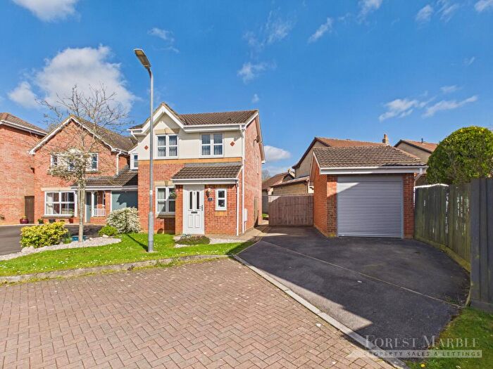 3 Bedroom Detached House For Sale In Shoscombe Gardens, Frome, BA11