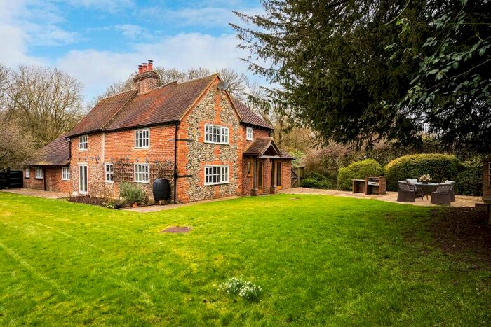 4 Bedroom Detached House To Rent In , RG9