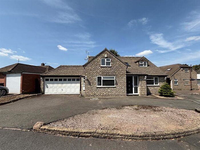 5 Bedroom Detached Bungalow For Sale In Wye Dean Drive, Wigston, LE18