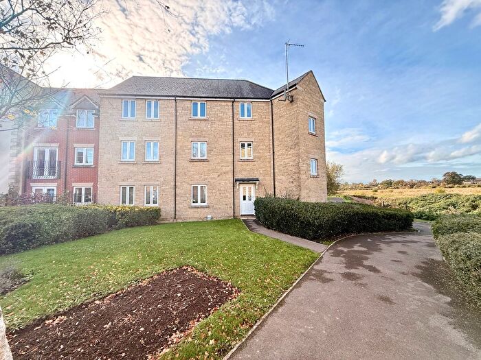 2 Bedroom Flat For Sale In Oake Woods, Gillingham, SP8