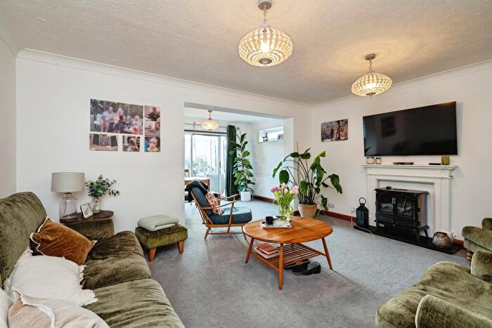 3 Bedroom Semi-Detached House For Sale In Sparrow Close, Bradwell, Great Yarmouth, NR31