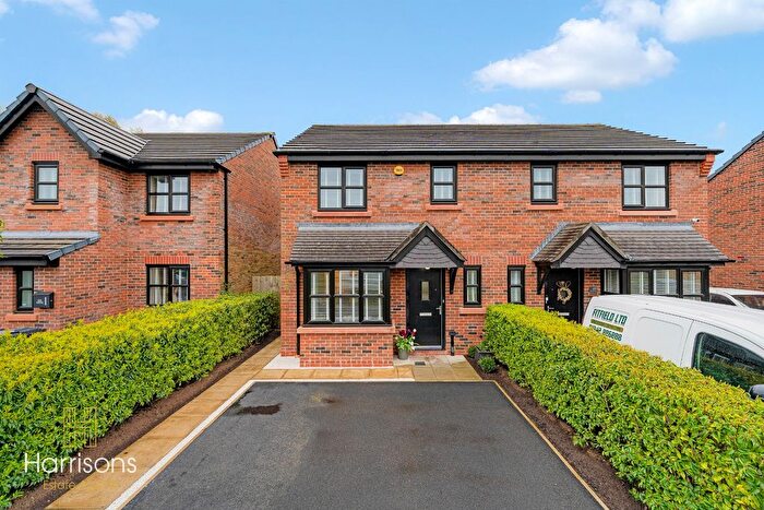 3 Bedroom Semi Detached House For Sale In Tiverton Avenue, Leigh, Lancashire, WN7