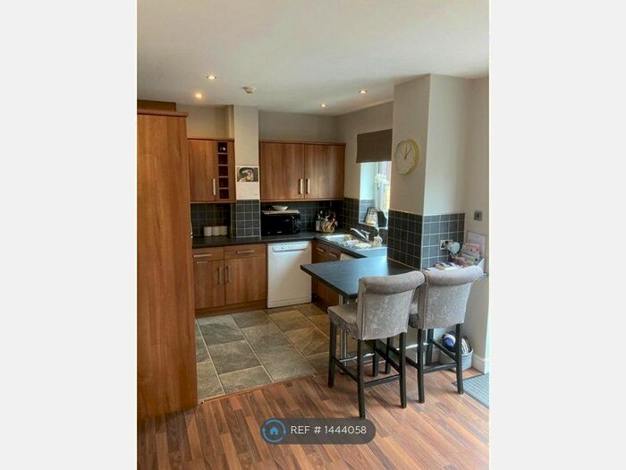 1 Bedroom Flat To Rent In Napier Road, Chorlton Cum Hardy, M21