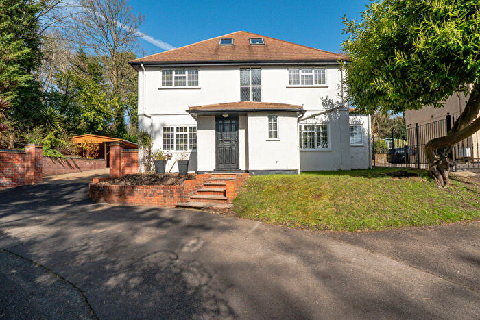 4 Bedroom Detached House For Sale In Bourne Close, Bourne End, SL8