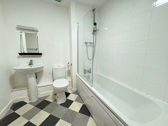 2 Bedroom Flat To Rent In Hulme High Street, Manchester, M15
