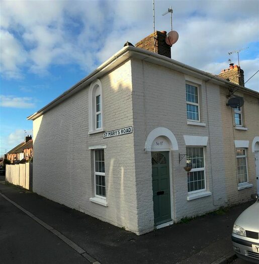 2 Bedroom End Of Terrace House To Rent In Fairfield Road, Burgess Hill, RH15