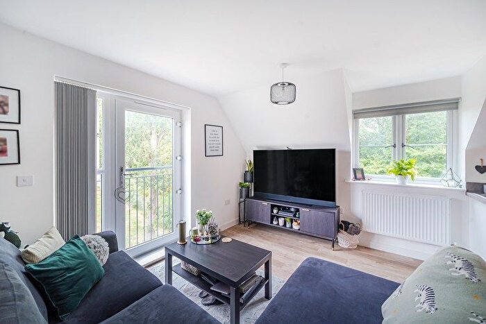 1 Bedroom Flat For Sale In Hodgebrook House, Camberley, Surrey, GU16