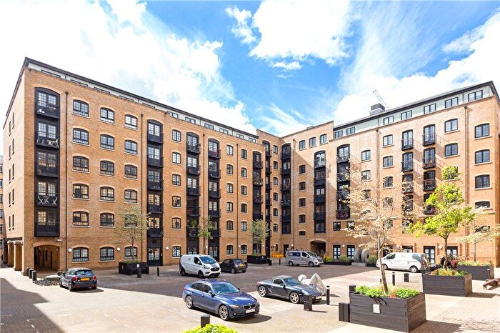 2 Bedroom Flat For Sale In Cayenne Court, London, SE1