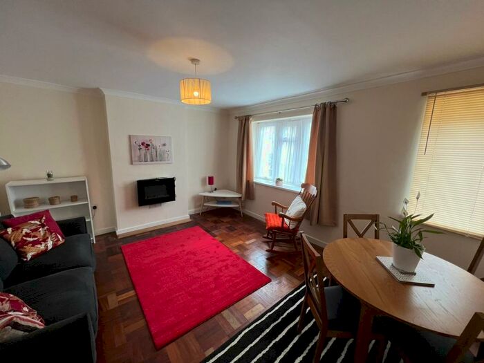 2 Bedroom Apartment To Rent In Plantagenet Street, Cardiff, CF11