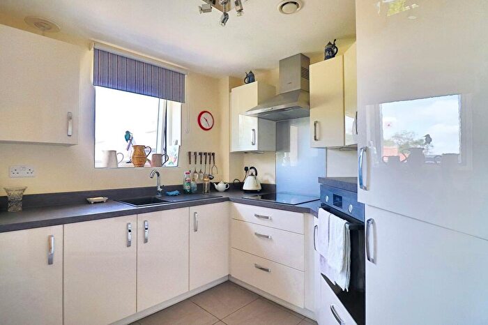 2 Bedroom Apartment For Sale In Tyefield Place, Hadleigh, IP7
