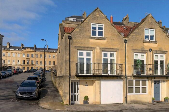 3 Bedroom End Of Terrace House To Rent In William Street, Bath, Somerset, BA2