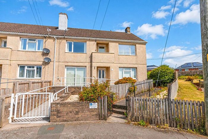 2 Bedroom Flat For Sale In Heol Waun, Talywain, NP4