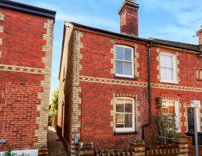 2 Bedroom House To Rent In George Road, Guildford, GU1