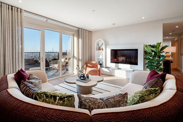 3 Bedroom Flat For Sale In Bow Green, Bow, E3