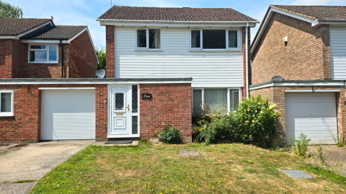 3 Bedroom Link Detached House For Sale In Bunkers Hill, Newbury, RG14