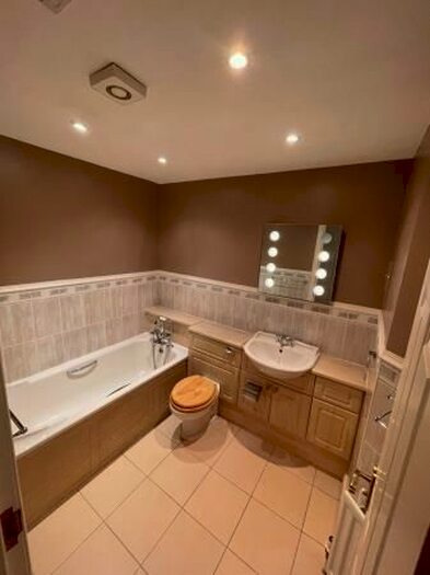 2 Bedroom Flat To Rent In Vernonholme, Riverside Drive, Dundee, DD2