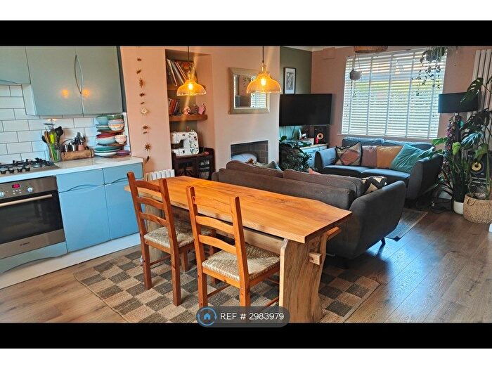 3 Bedroom Semi Detached House To Rent In Bideford Crescent, Bristol, BS4