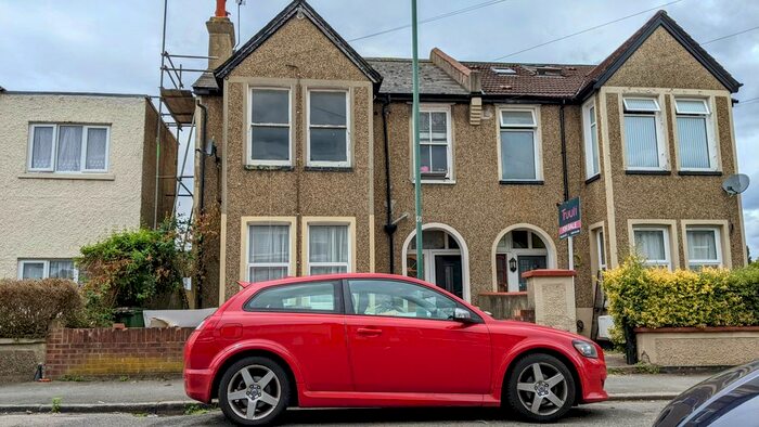 2 Bedroom Flat To Rent In Percy Road, Mitcham Junction, Mitcham, CR4