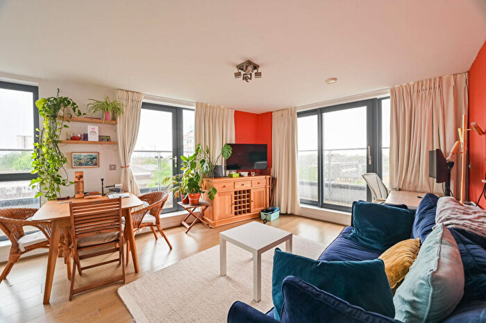 1 Bedroom Flat For Sale In Festubert Place, , Bow, London, E3