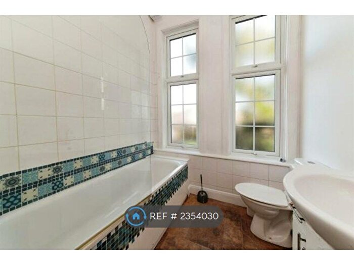 1 Bedroom Flat To Rent In Thurlby Close, Harrow, HA1
