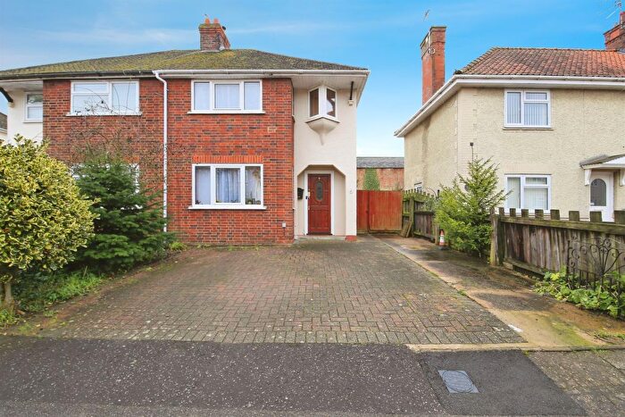 3 Bedroom Semi Detached House For Sale In London Road, Peterborough, PE2