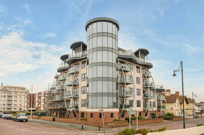 2 Bedroom Apartment For Sale In The Esplanade, Bognor Regis, West Sussex, PO21
