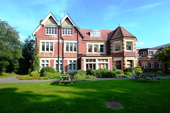 2 Bedroom Flat To Rent In Bournemouth, BH1