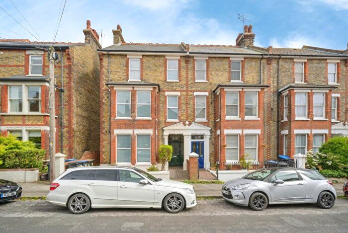5 Bedroom Semi Detached House For Sale In Grove Road, Ramsgate, Kent, CT11