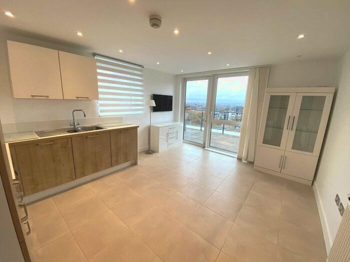 1 Bedroom Penthouse To Rent In Brunel Court, Edgware, HA8