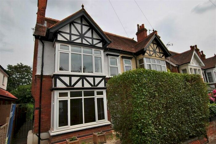 2 Bedroom Apartment To Rent In St. Annes Road, Caversham, Reading, RG4