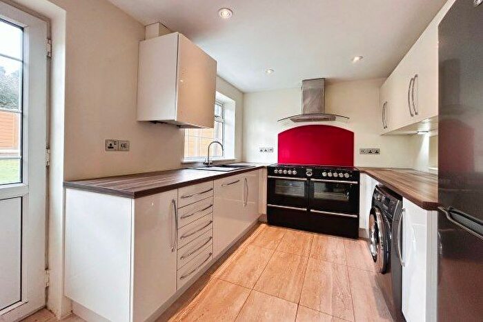 3 Bedroom Terraced House To Rent In Auklet Close, Basingstoke, RG22