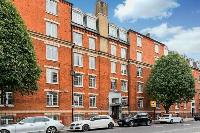 2 Bedroom Flat To Rent In Harrowby Street, Marylebone, London, W1H