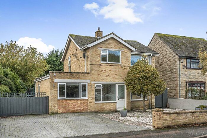 4 Bedroom Detached House To Rent In Kennedy Road, Bicester, OX26