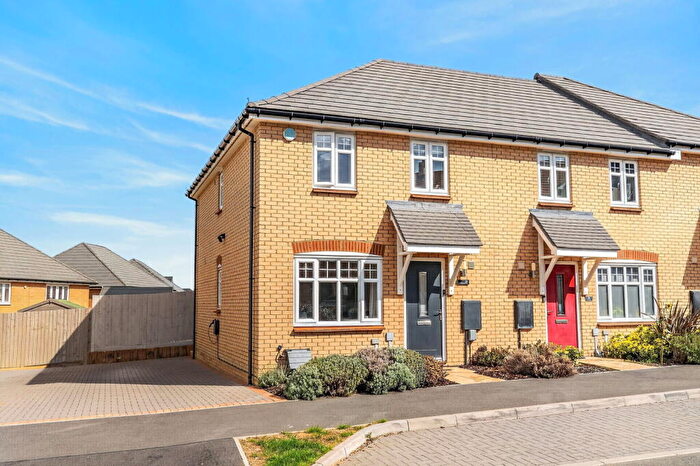 3 Bedroom Semi-Detached House For Sale In Willowsway Road, Wixams, MK42