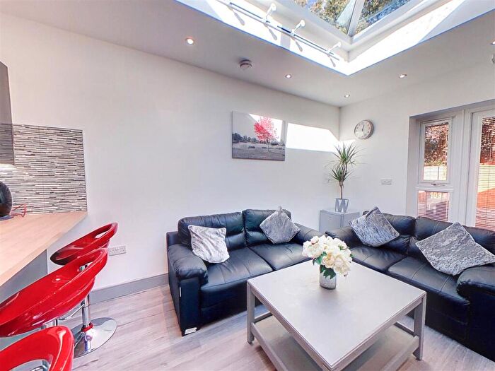 6 Bedroom House To Rent In Teignmouth Road, Birmingham, West Midlands, B29