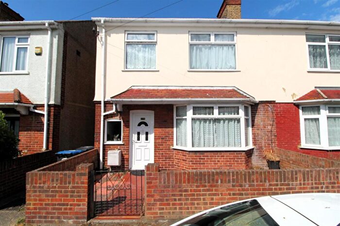 4 Bedroom Semi-Detached House For Sale In Westover Road, Broadstairs, CT10