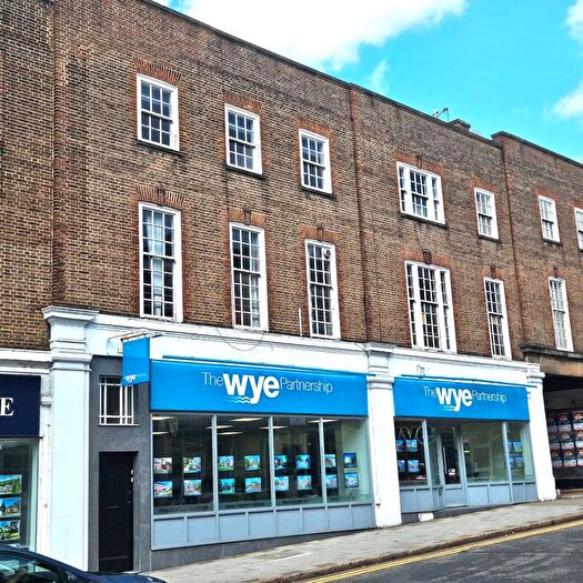 2 Bedroom Property To Rent In Crendon Street, High Wycombe, HP13