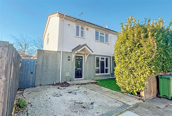 3 Bedroom Semi Detached House For Sale In Thames Road, Crayford, Dartford, DA1
