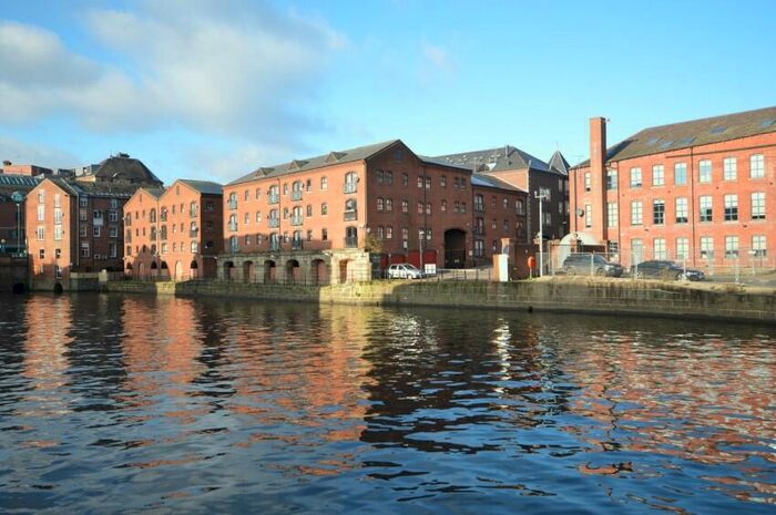 2 Bedroom Apartment To Rent In Riverside Court, Leeds, LS1