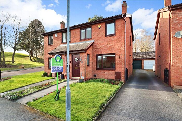 3 Bedroom Semi-Detached House For Sale In Dominies Close, Rowlands Gill, Tyne And Wear, NE39