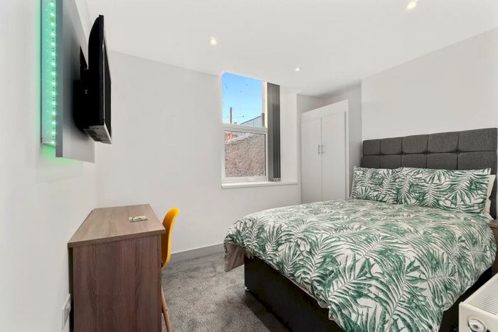 2 Bedroom Flat To Rent In Channel View Terrace, Plymouth, Devon, PL4