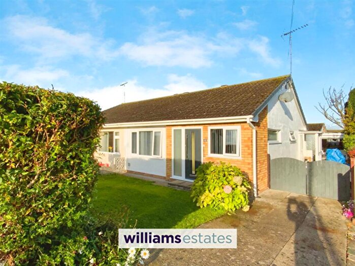 2 Bedroom Semi-Detached Bungalow For Sale In Chichester Drive, Prestatyn, LL19