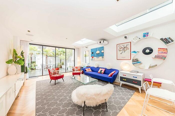 2 Bedroom Terraced House To Rent In Fullerton Road, Wandsworth, SW18