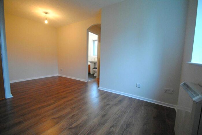 Flat To Rent In Rowallen Court, Cumberland Place, SE6