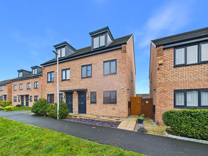 3 Bedroom Semi-Detached House For Sale In Kingswood, Hull, East Riding Of Yorkshire, HU7