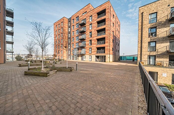 1 Bedroom Flat For Sale In Thomas Blake Avenue, Southampton, Hampshire, SO14