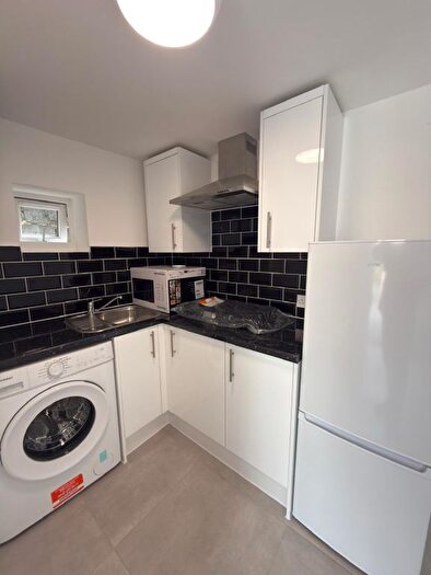 1 Bedroom Studio To Rent In Ilford, IG1