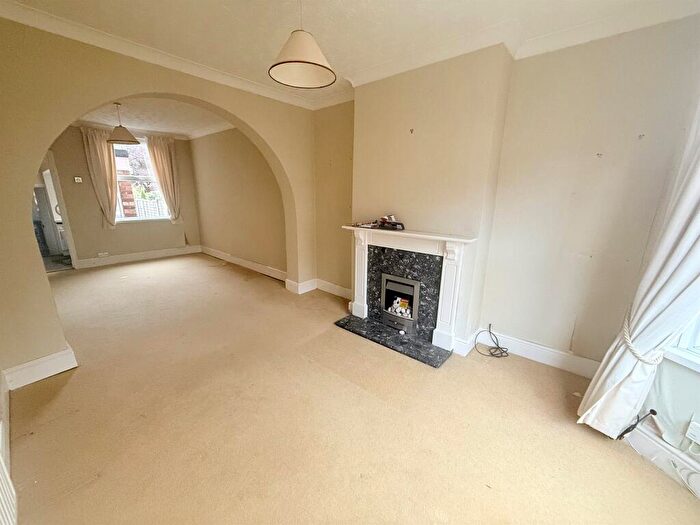 3 Bedroom House To Rent In Queen Street, Rushden, NN10